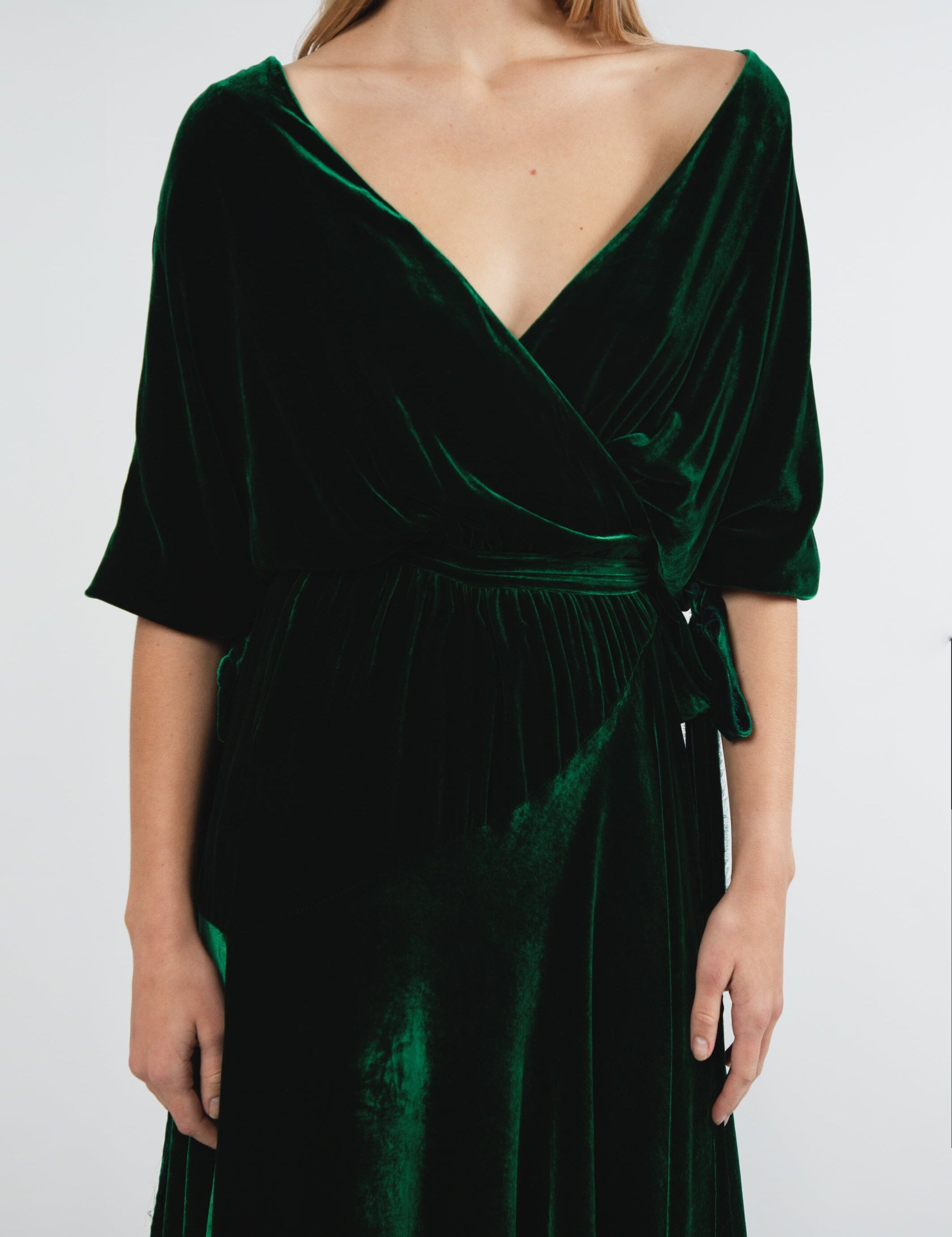A Burning Fire Velvet Silk Robe Dark Green Product Amoralle