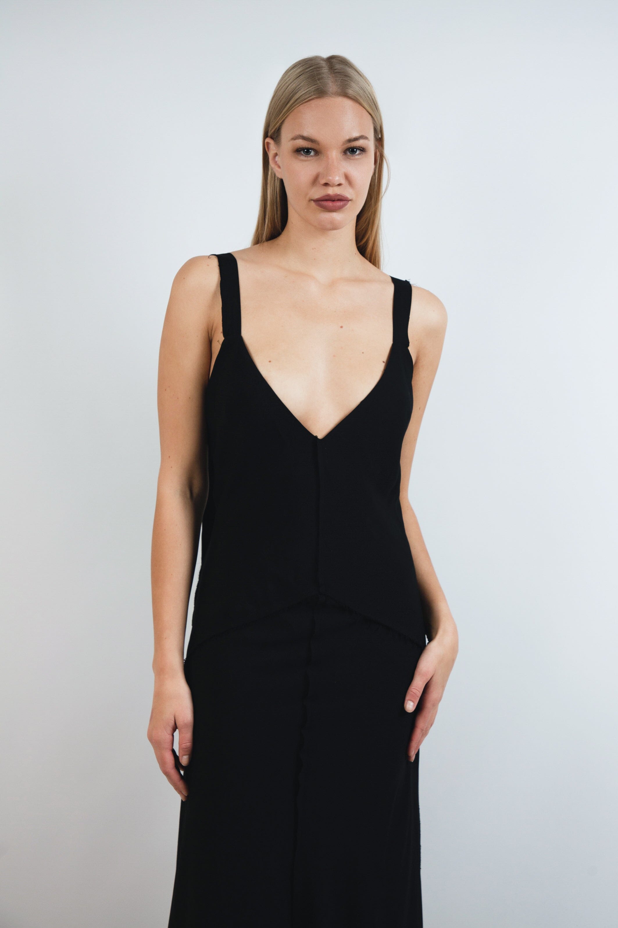 Far Away Glamour Slip Black Product Amoralle