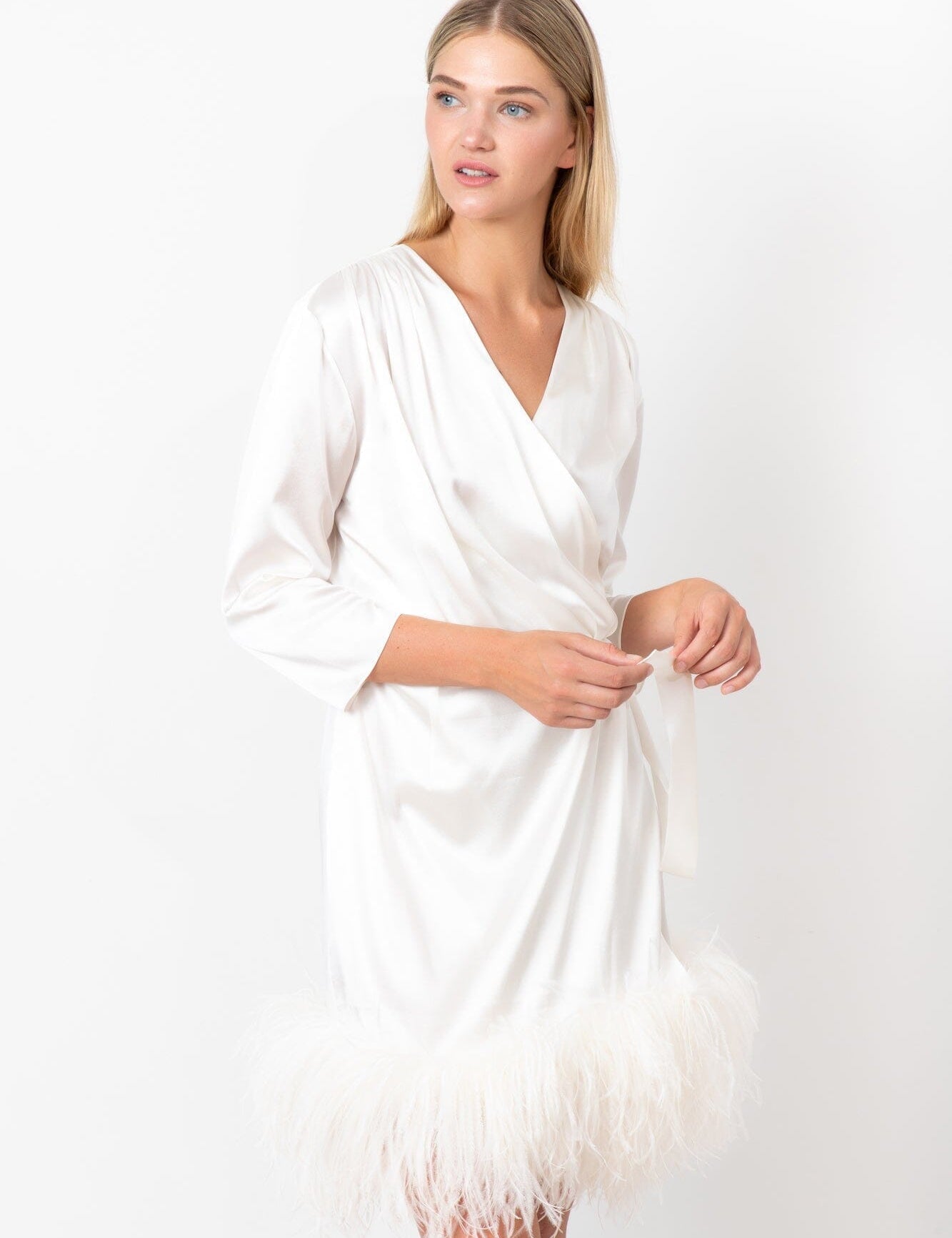 Feathered Kiss Robe Ivory Amoralle