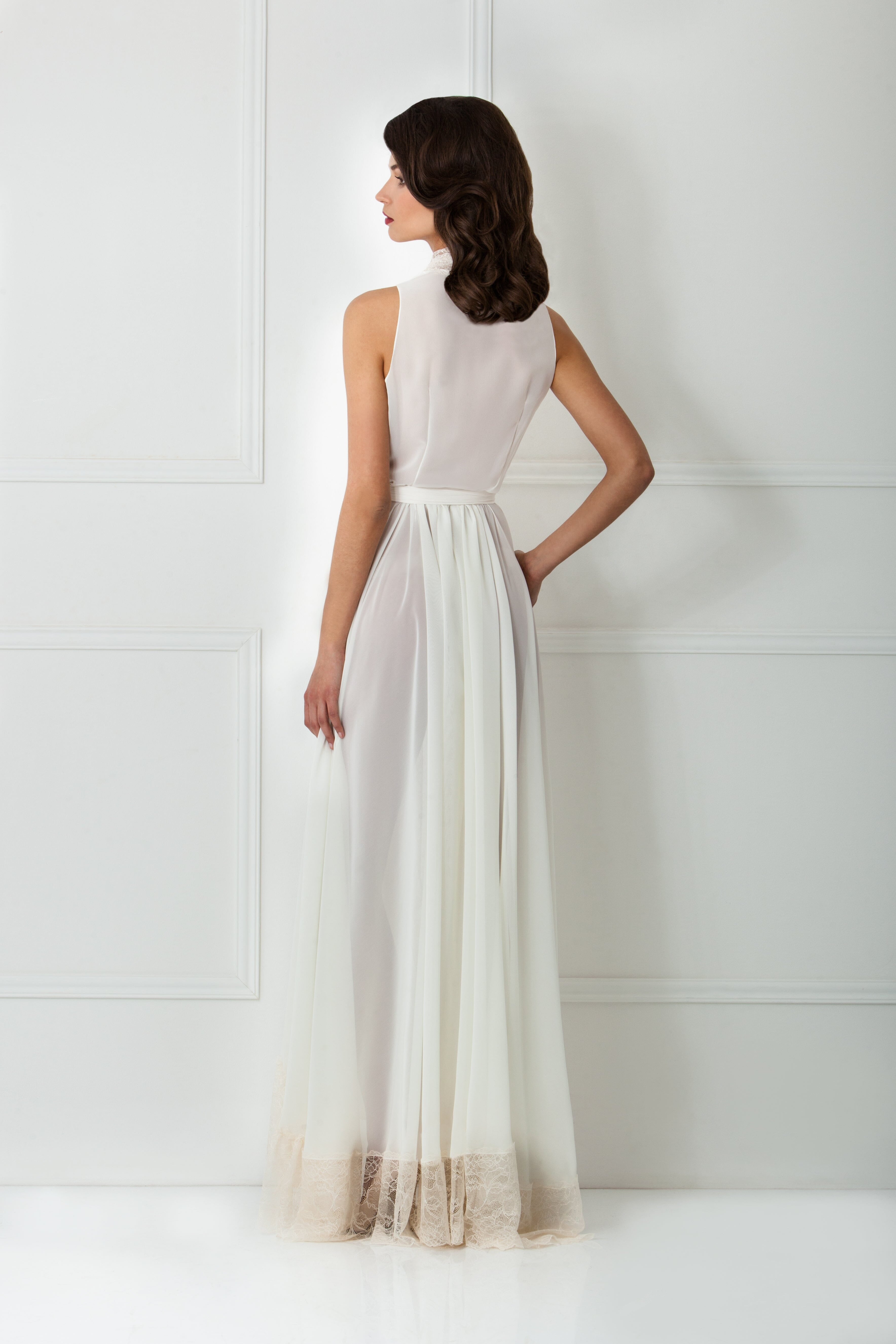 White Royal Tulip Robe Product Amoralle