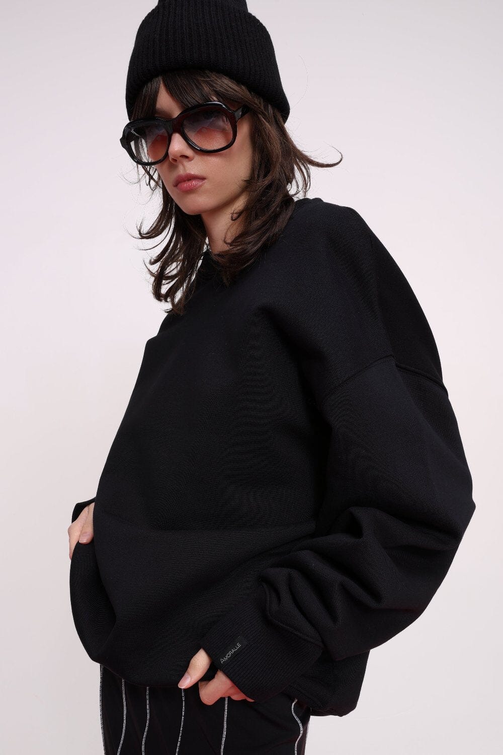  Black Relaxed Organic Cotton Sweatshirt Product Amoralle