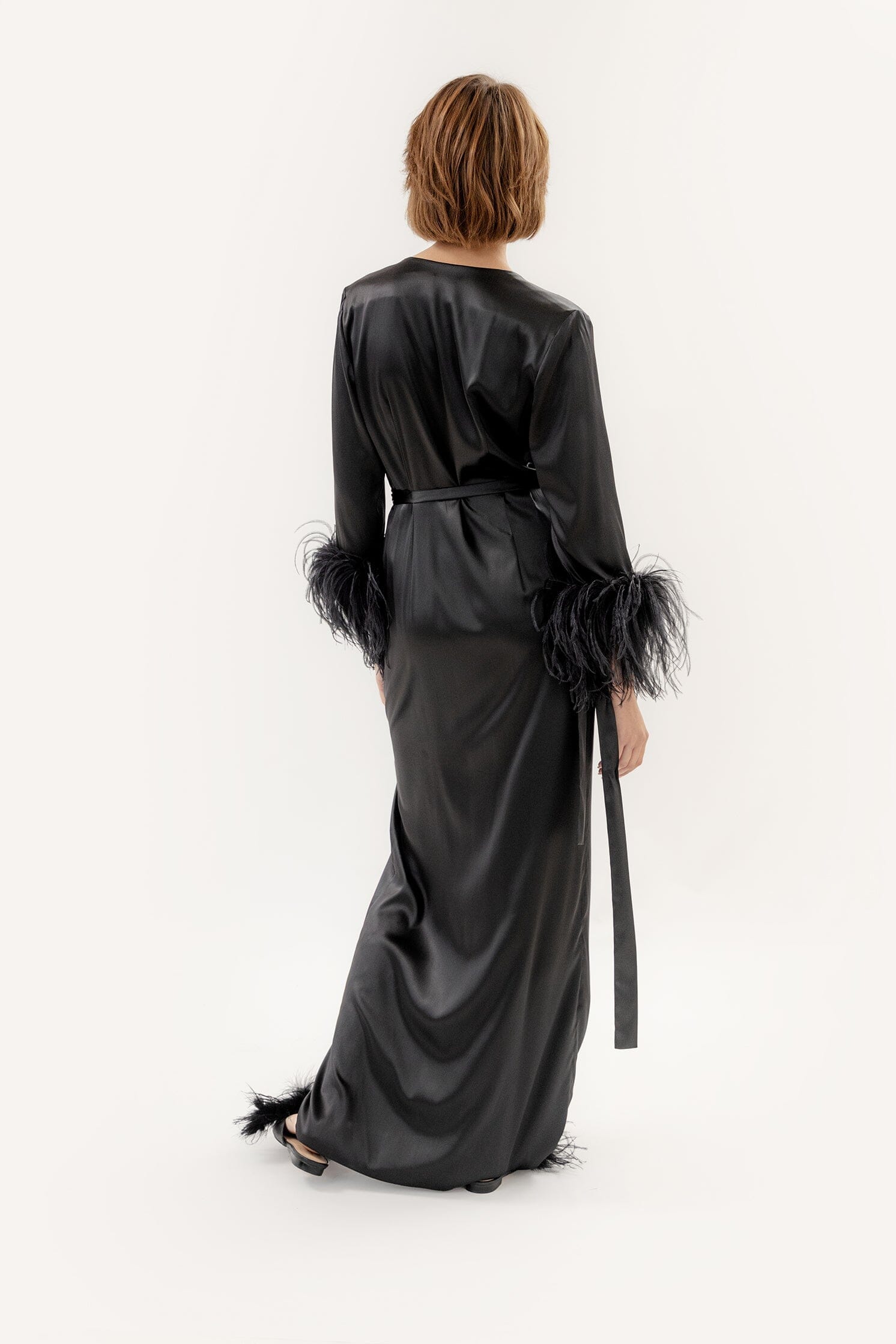  Glimmering Secret Robe Black Amoralle