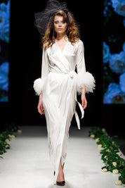  Glimmering Secret Robe Ivory Amoralle