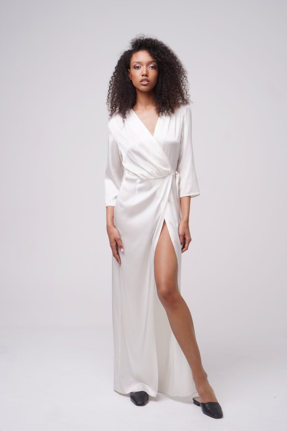  Ivory Let Your Love Silk Robe Amoralle