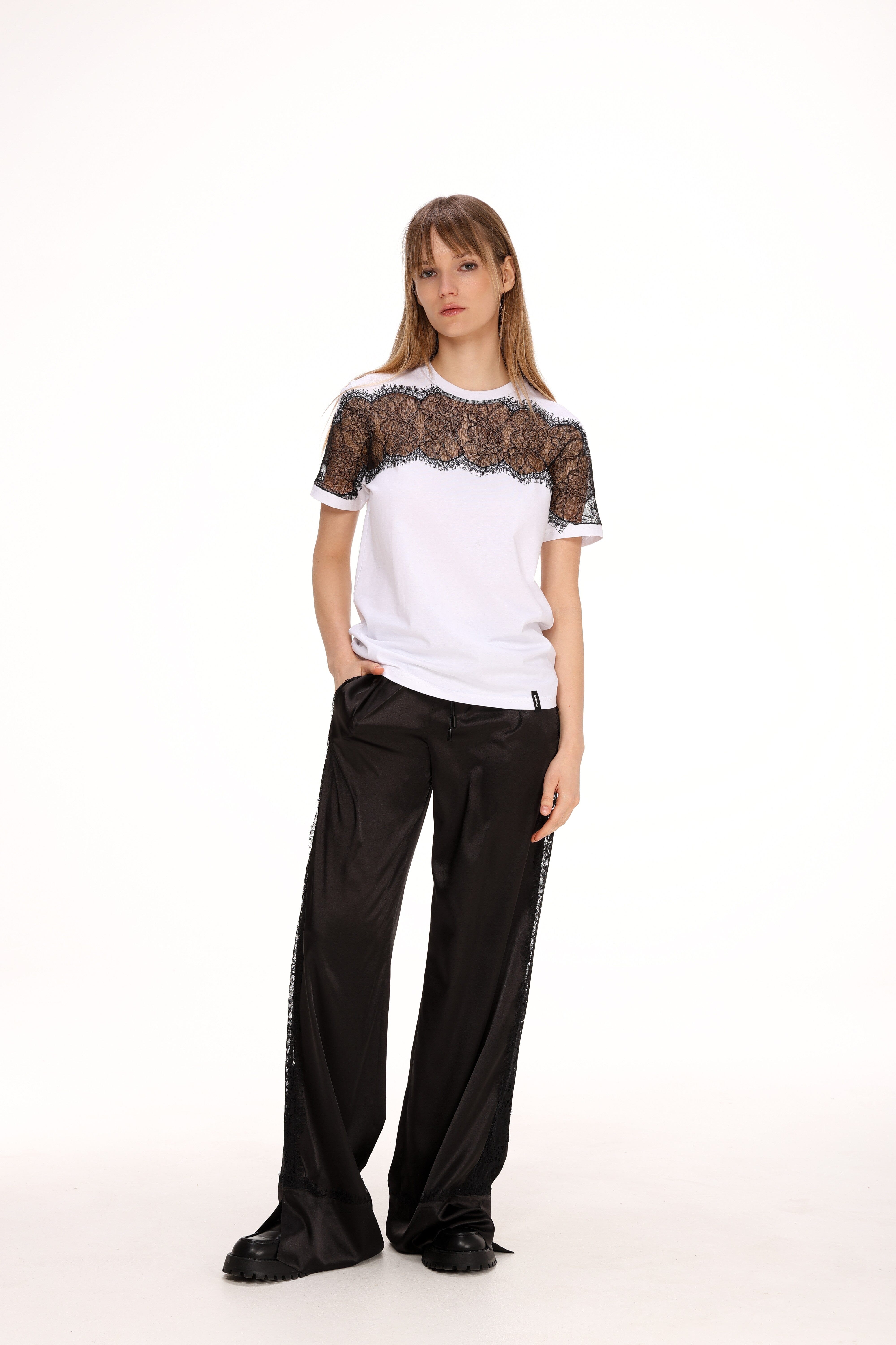  Lace Detail T-shirt Product Amoralle