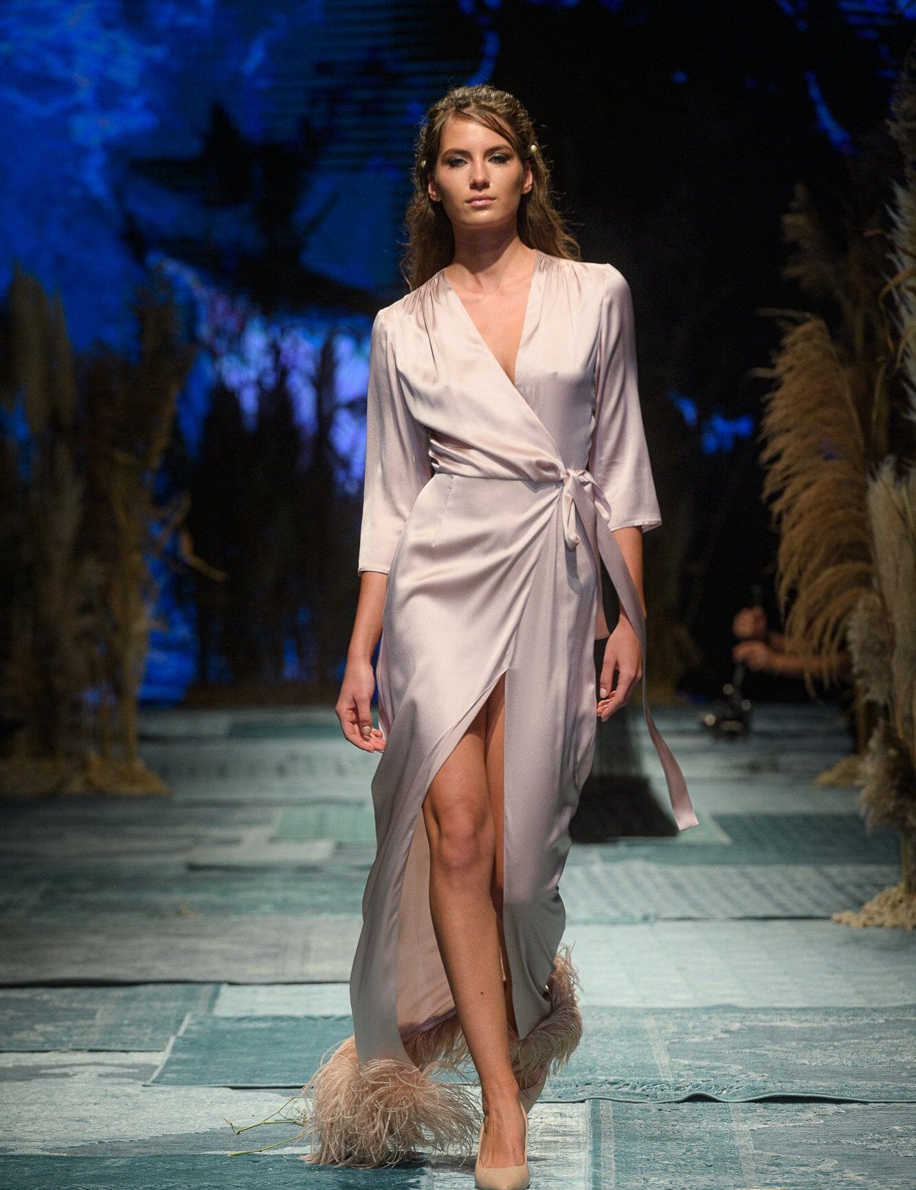  Luminous Grace Robe Powder Amoralle