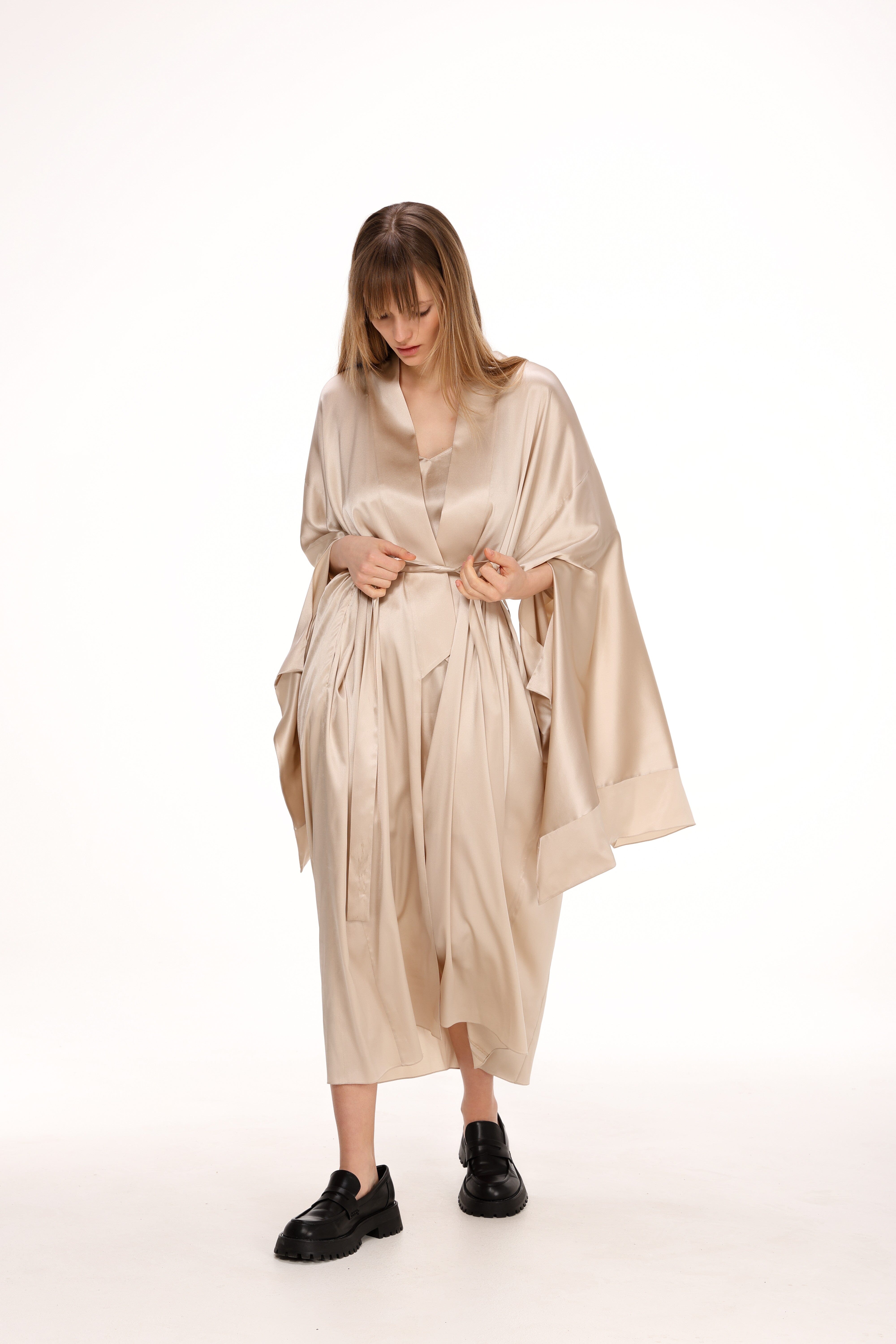  Midi Silk Kimono in Beige Product Amoralle