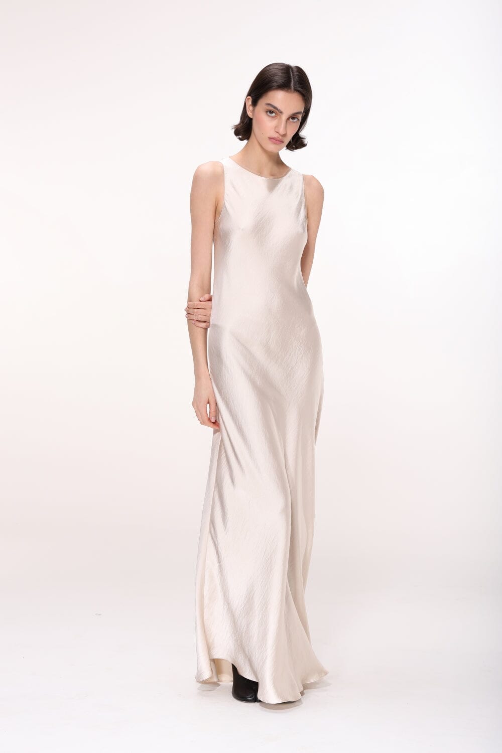  Minimal & Elegant Dress Product Amoralle