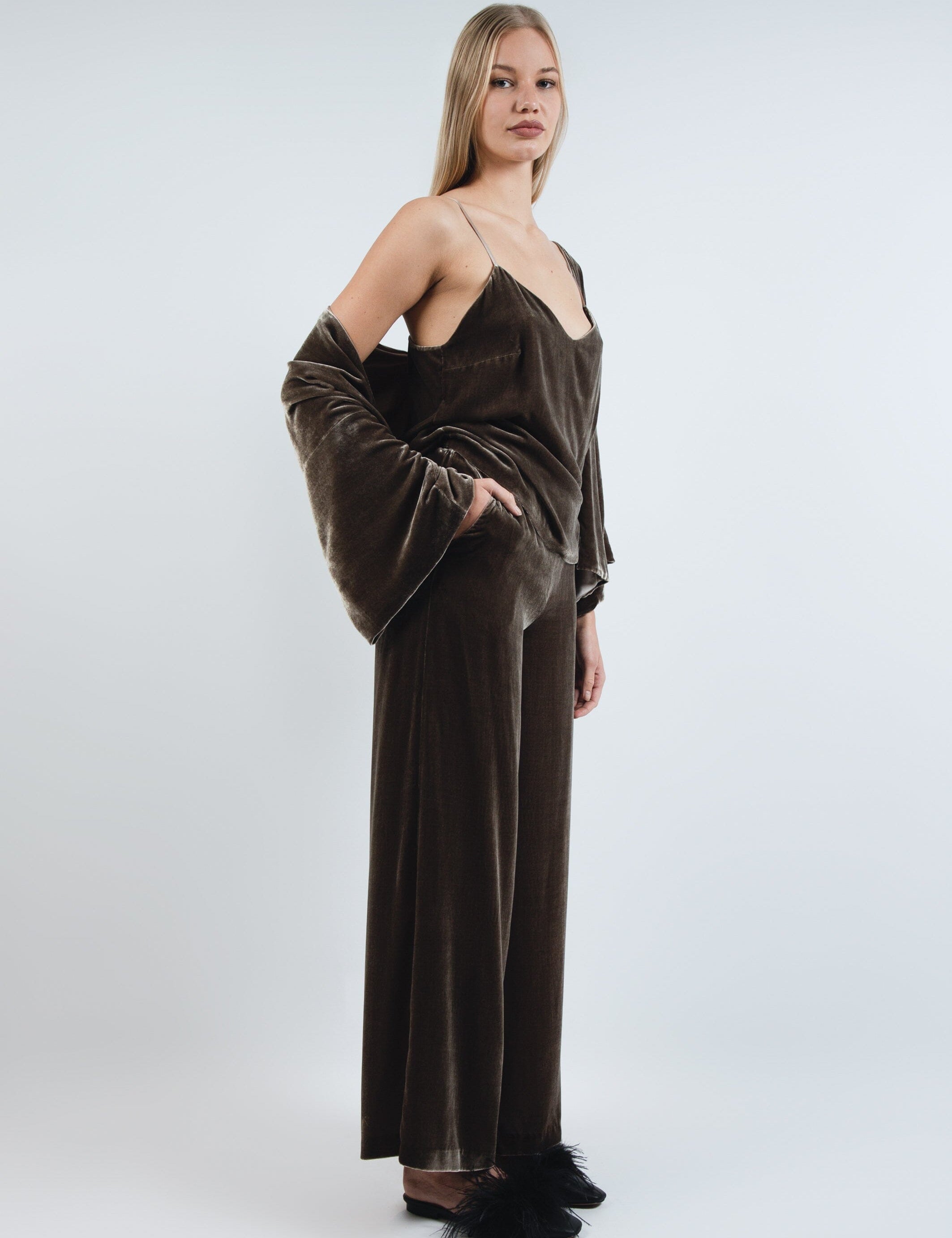  Silk Velvet Smile Maxi Set Mocha Product Amoralle