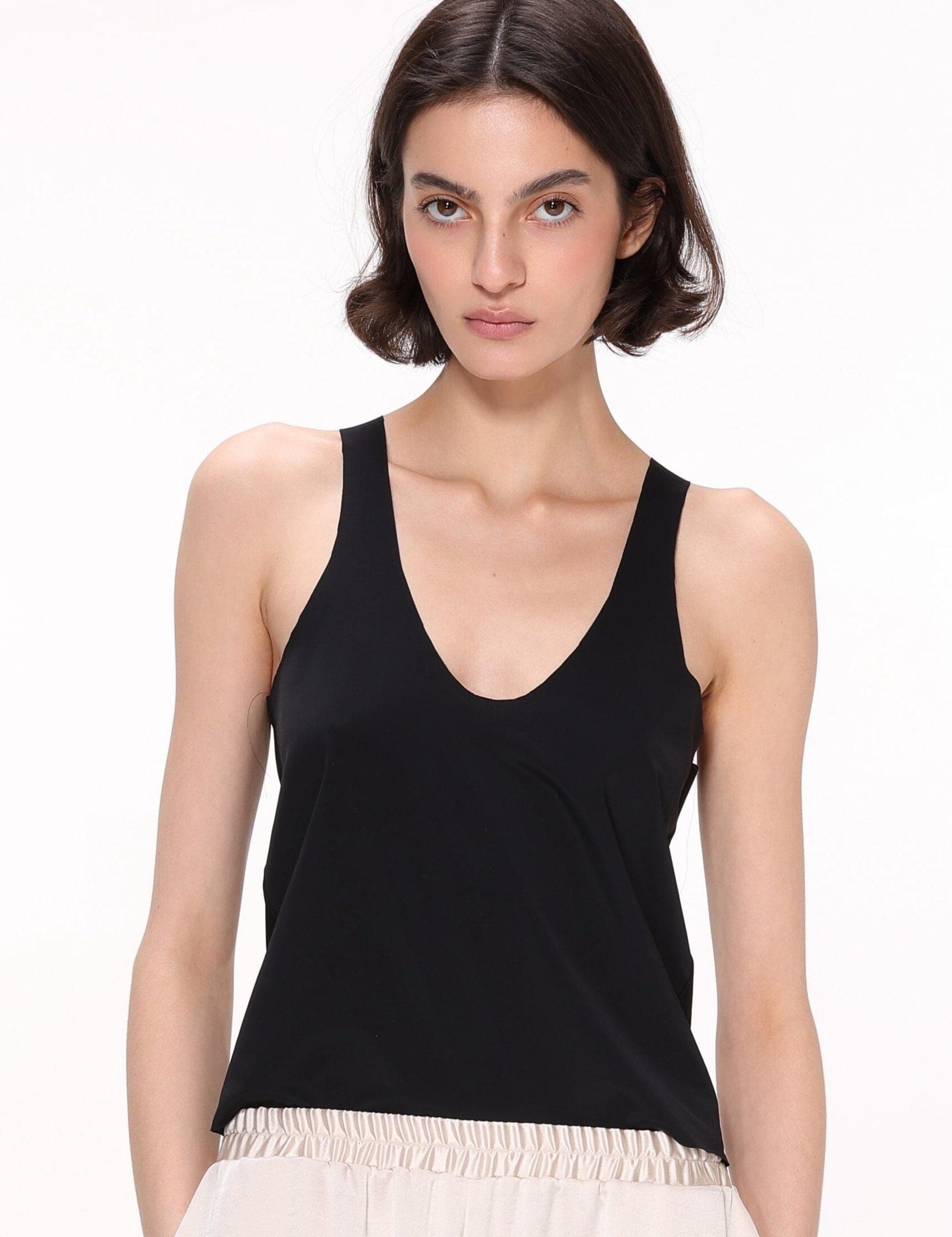  Smashing Black Top Product Amoralle