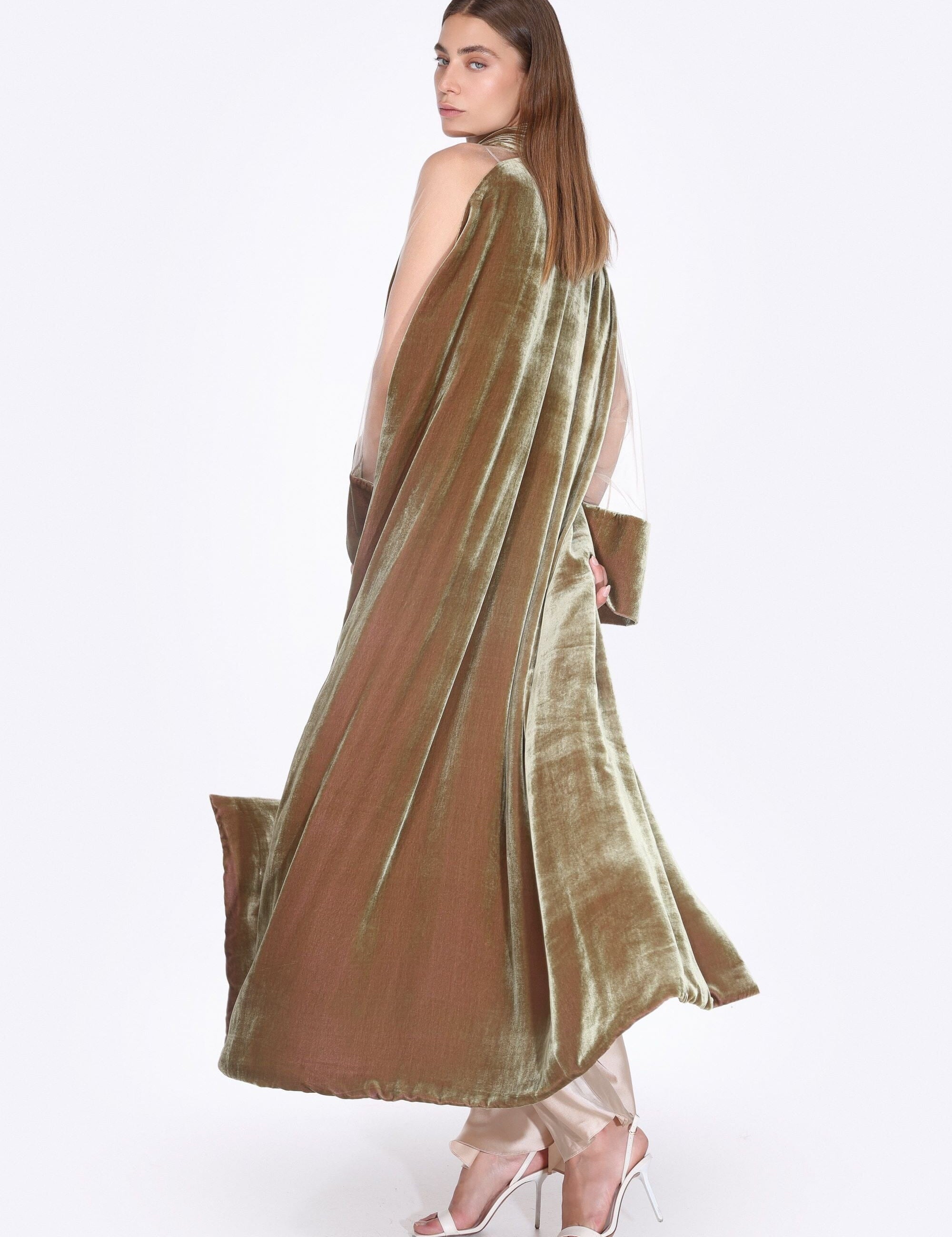  The Velvet Hour Kimono & Robe Amoralle