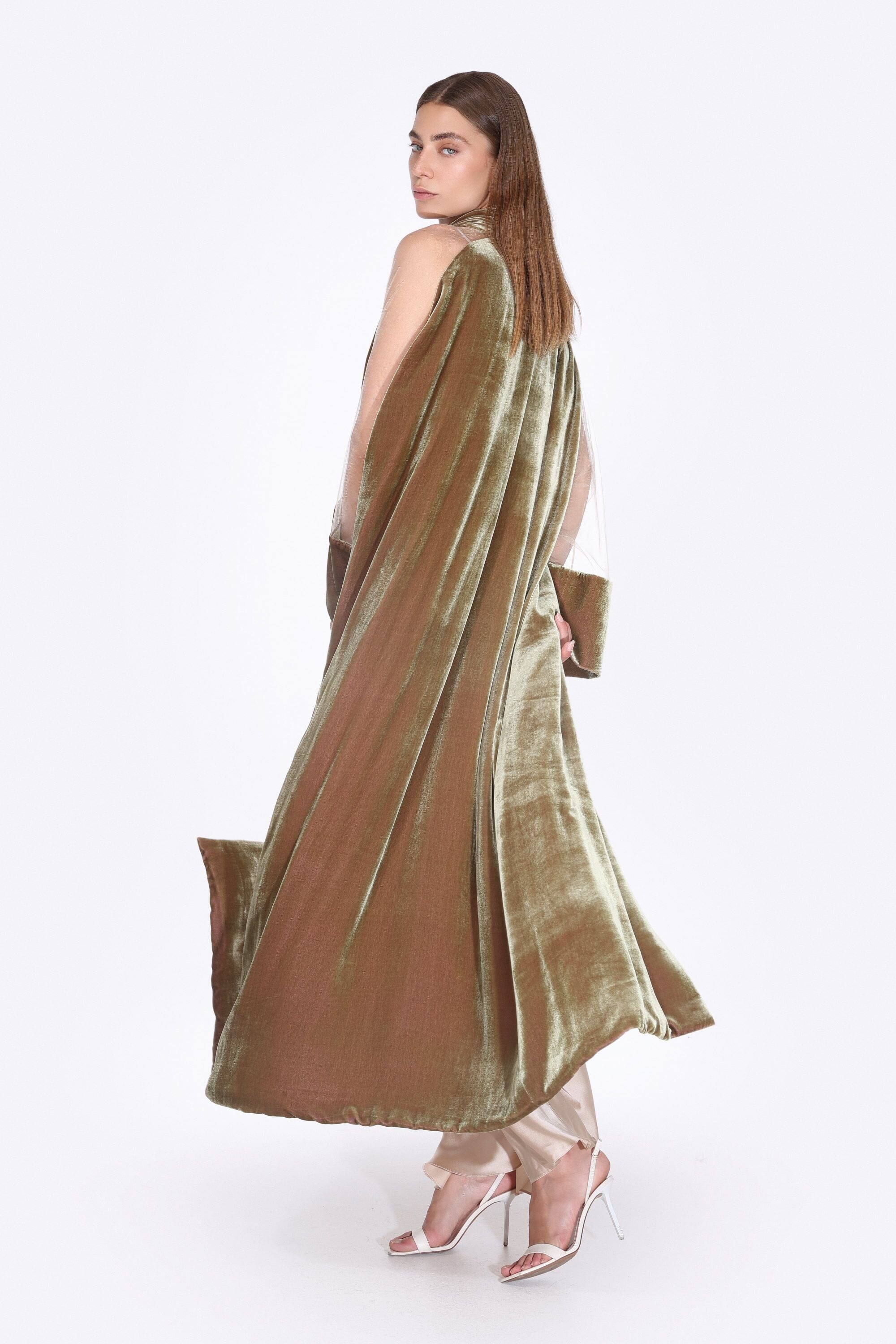  The Velvet Hour Kimono & Robe Amoralle