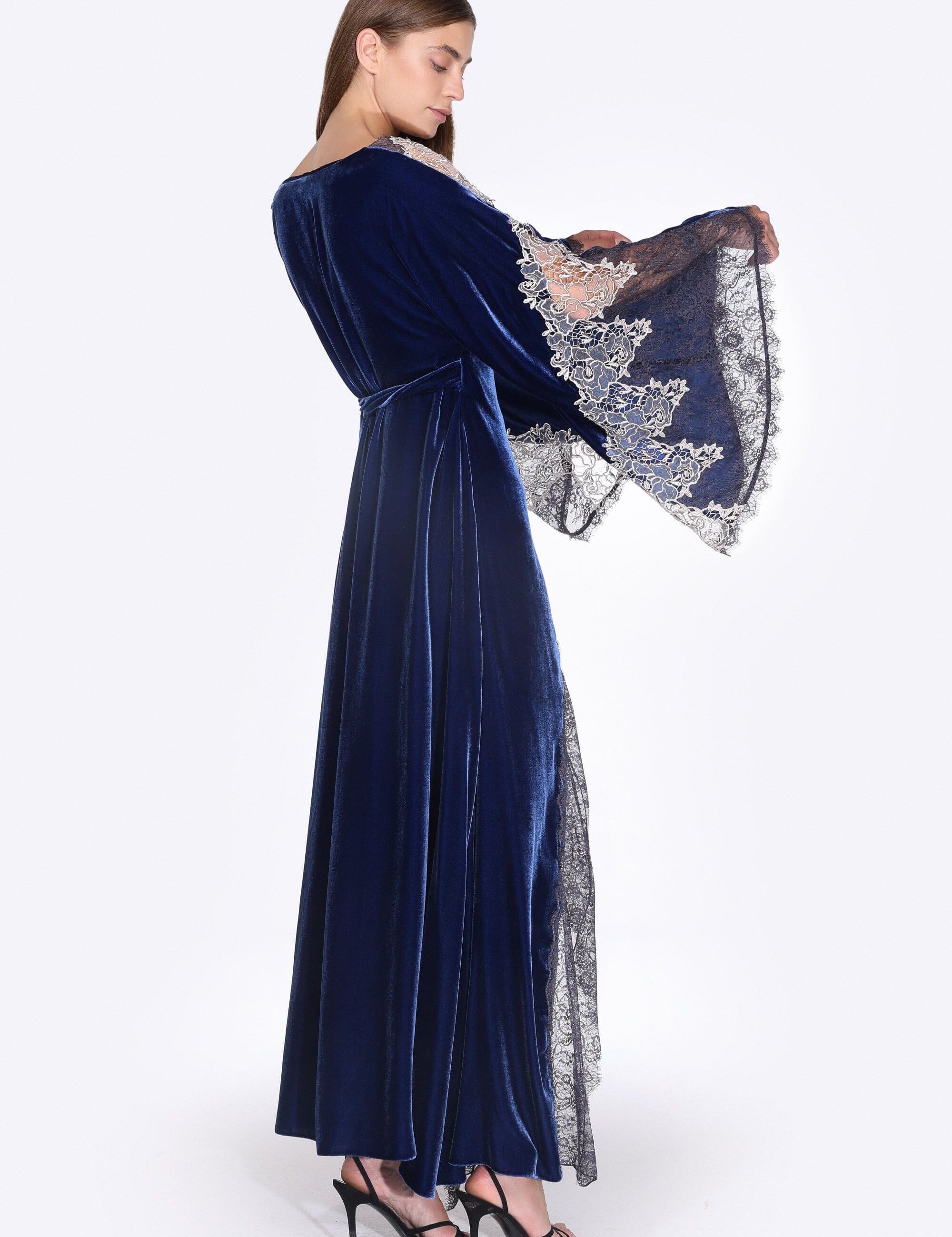  Whisper Of Lace Velvet Silk Robe Product Amoralle