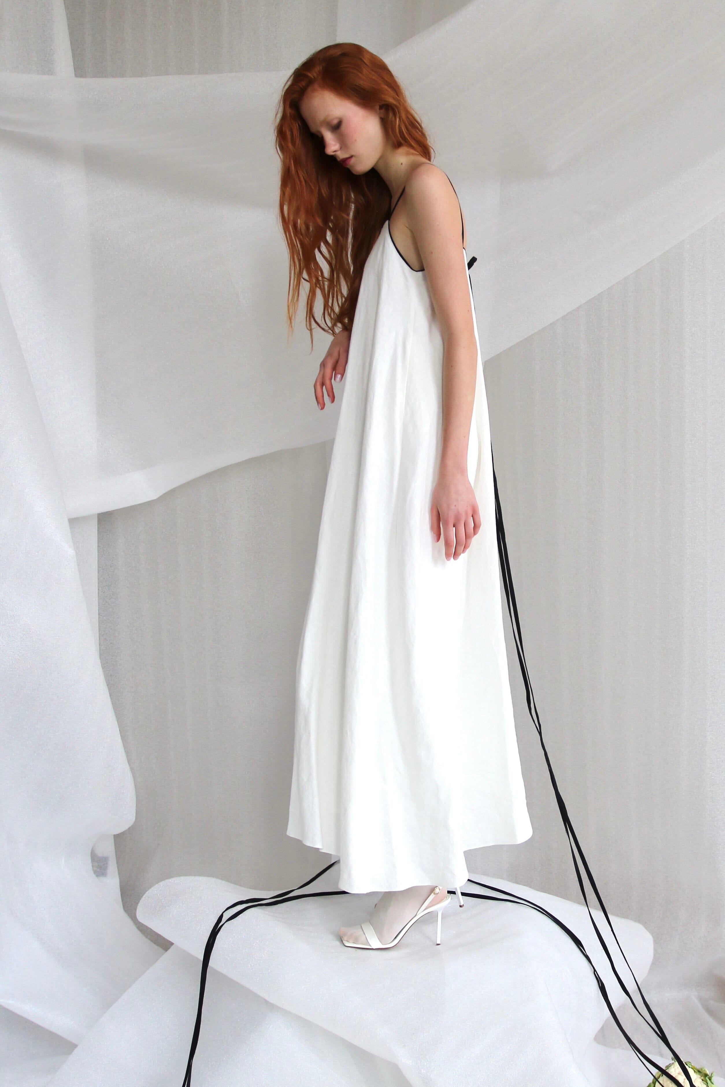  White Linen Dress With Black Straps Product Amoralle