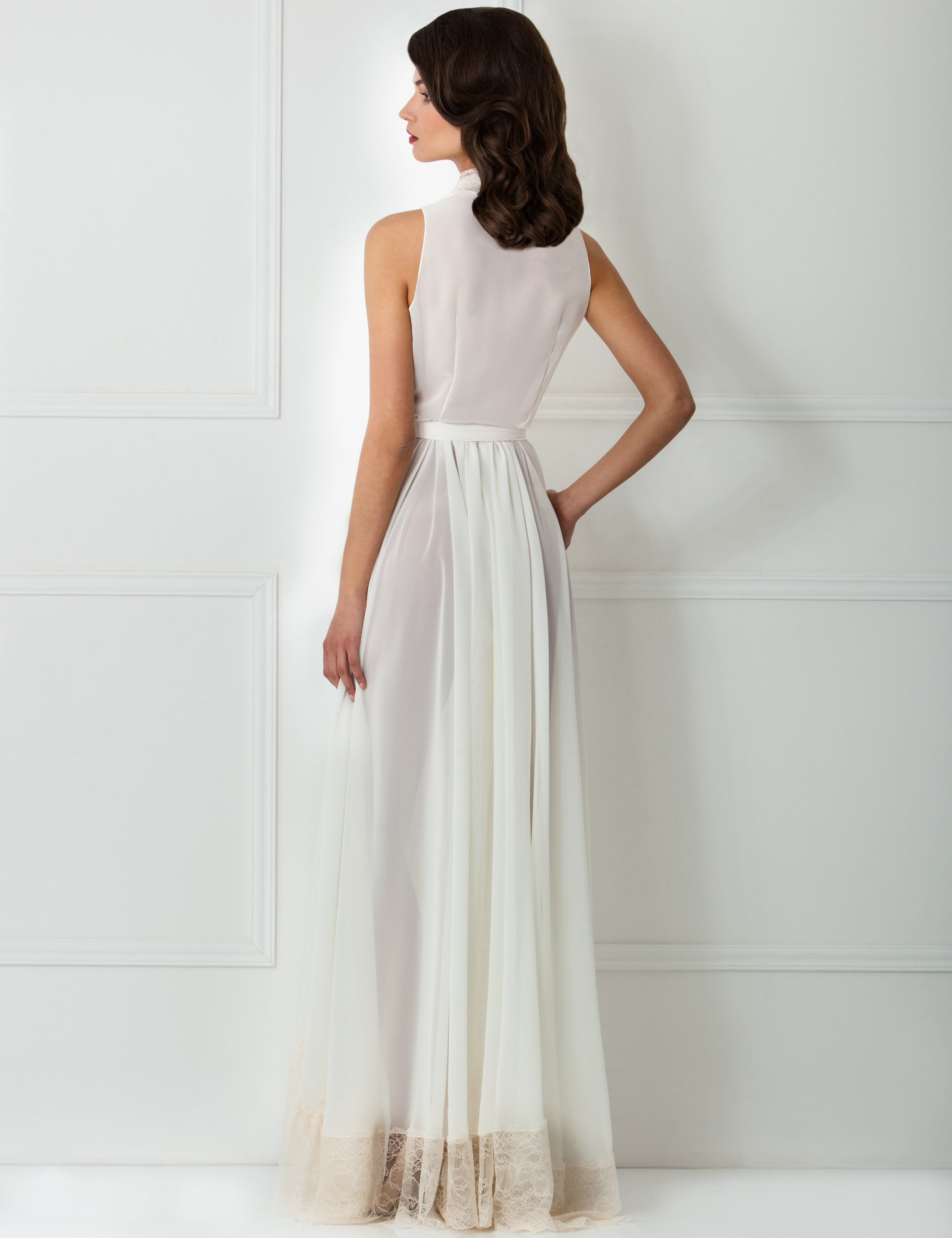  White Royal Tulip Robe Product Amoralle