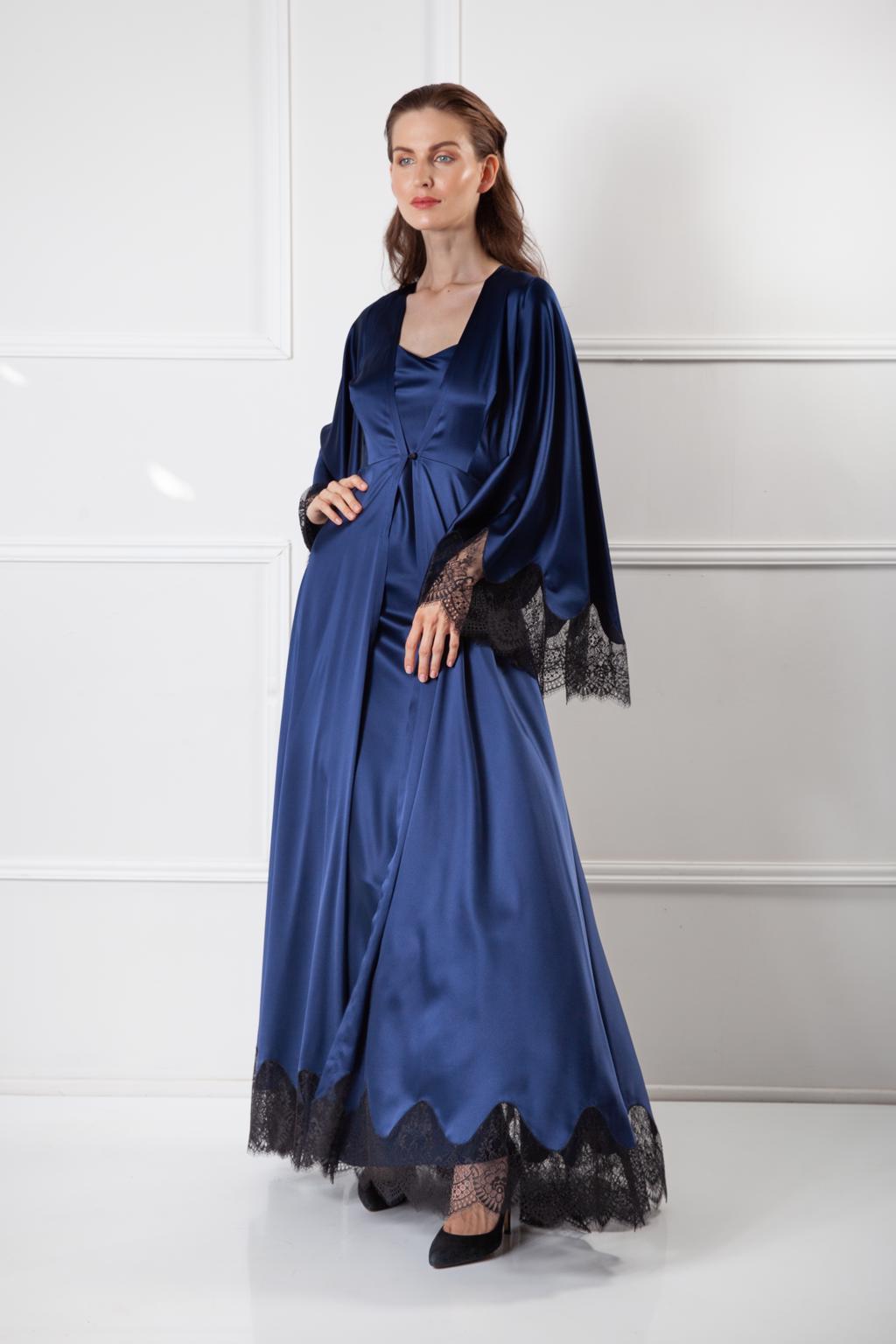  Desirous set Amoralle