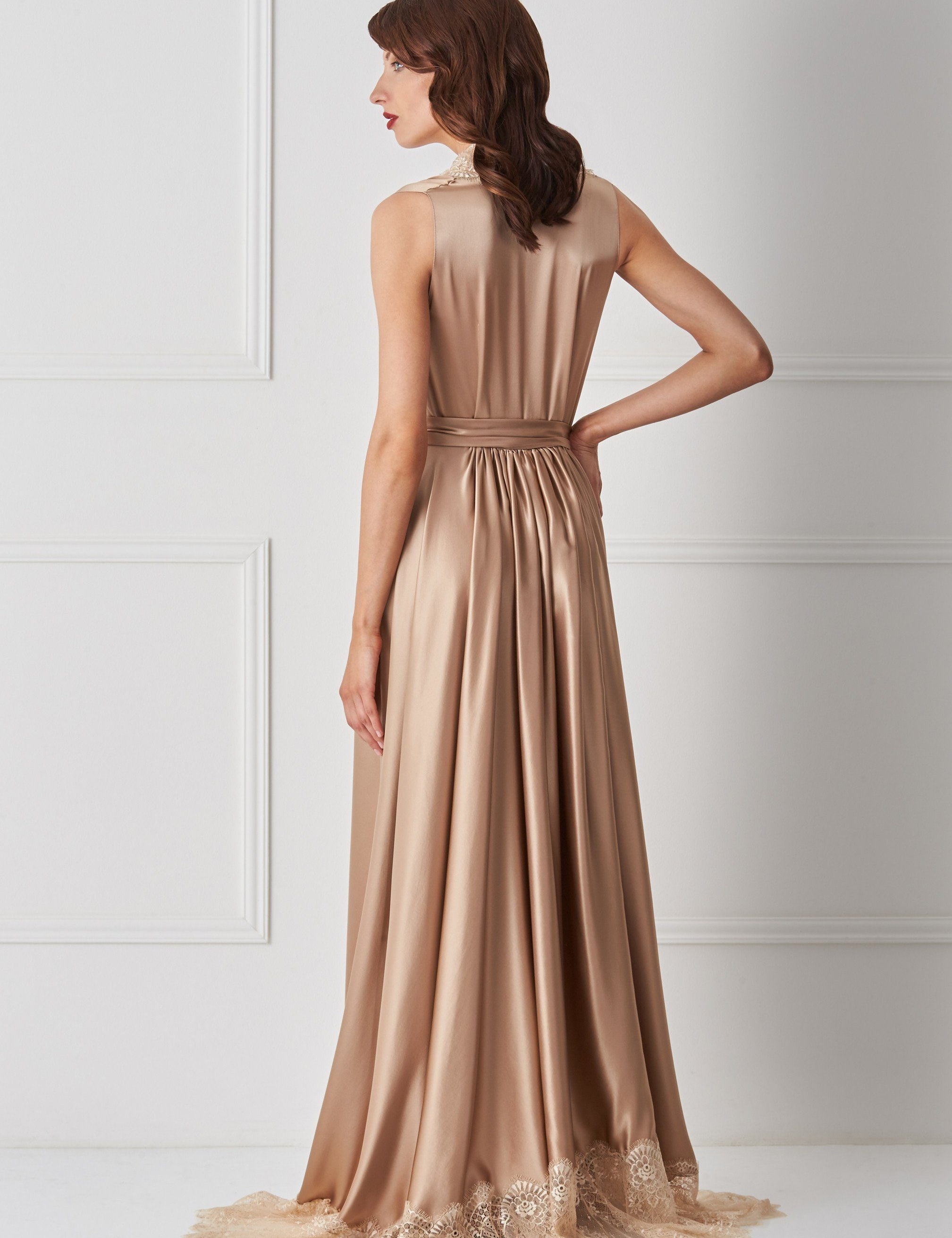  FANCY GOWN Gown Amoralle