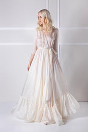  Into the mystic gown Amoralle