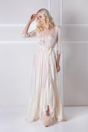  Into the mystic gown Amoralle
