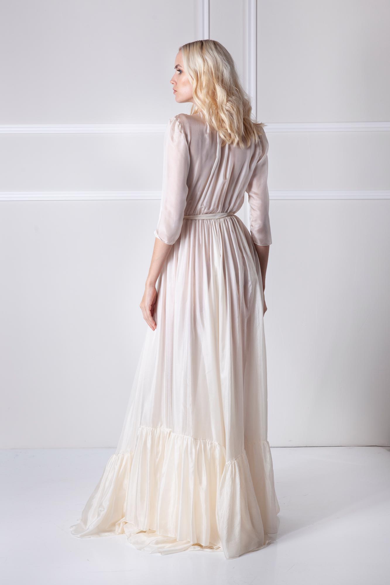  Into the mystic gown Amoralle